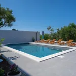 Apartment 1 Bedroom Gorgeous In *