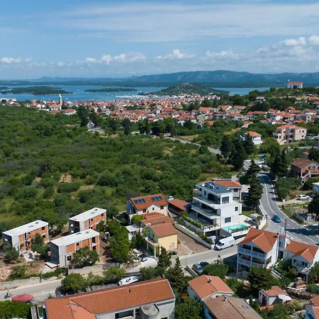 1 Bedroom Gorgeous In Apartamento