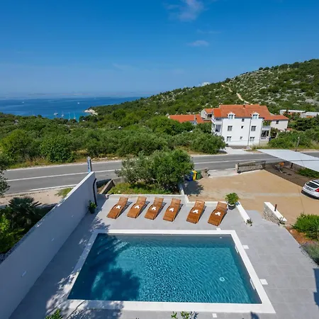 1 Bedroom Gorgeous In