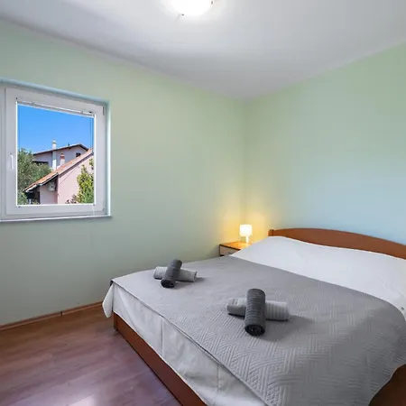 Apartment Stunning In With Kitchen Murter