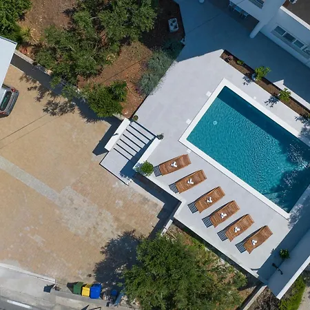 1 Bedroom Gorgeous In