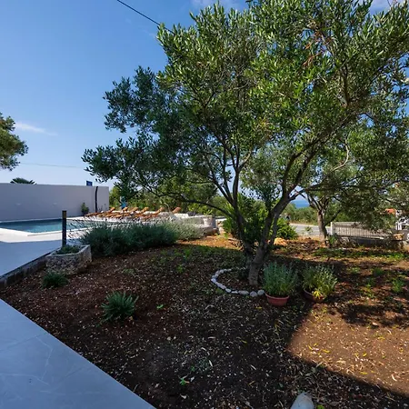 1 Bedroom Gorgeous In *