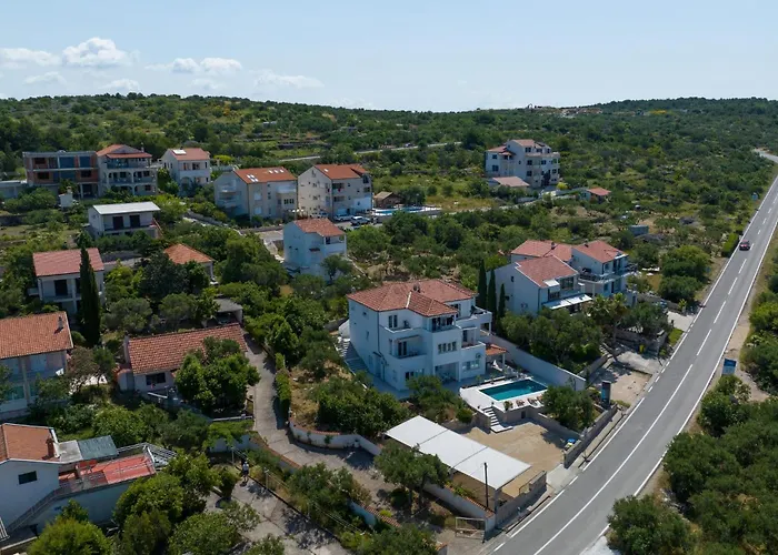 1 Bedroom Gorgeous In Apartamento Murter